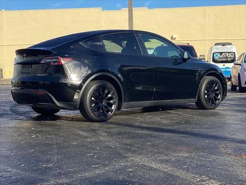 Used 2023 Tesla Model Y Long Range image 11