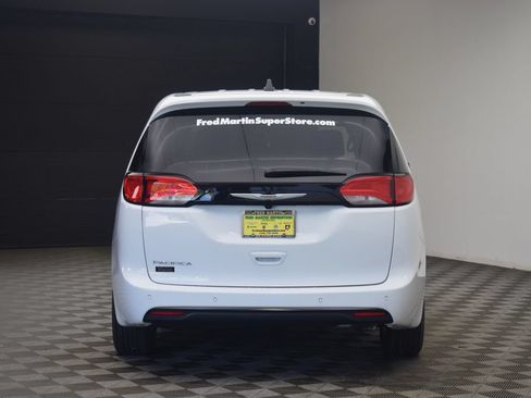 New 2027 Chrysler Pacifica LX FWD image 11