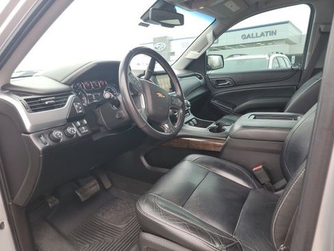 Used 2015 Chevrolet Suburban LT w/ Luxury Package image 6