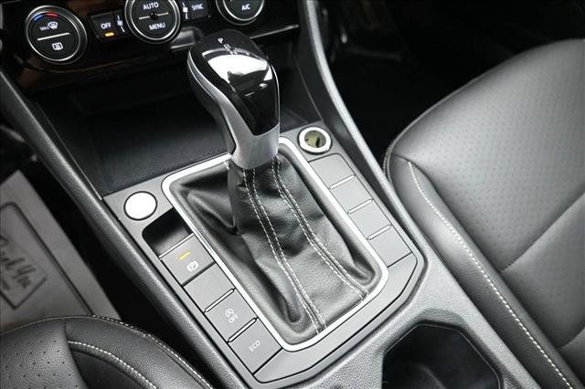 Used 2024 Volkswagen Jetta SE FWD image 17