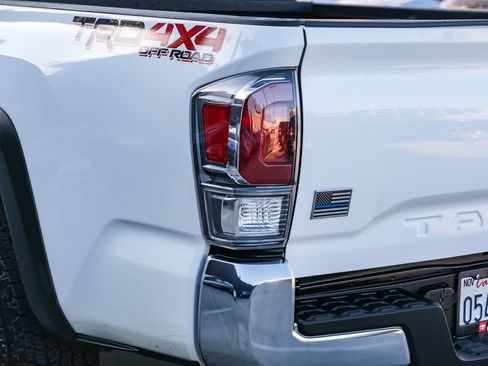 Certified 2023 Toyota Tacoma TRD Off-Road AWD/4WD image 7