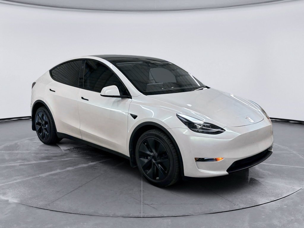 Used 2024 Tesla Model Y Long Range AWD/4WD image 4