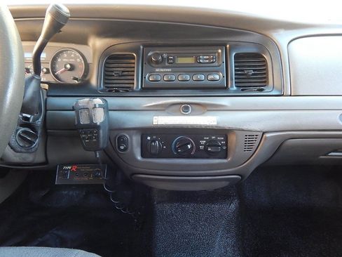 Used 2007 Ford Crown Victoria Police Interceptor image 21