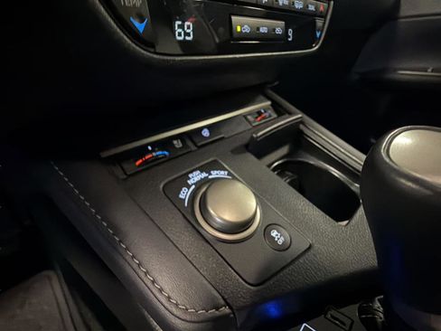 Used 2017 Lexus ES 350 350 w/ Navigation System Package image 34