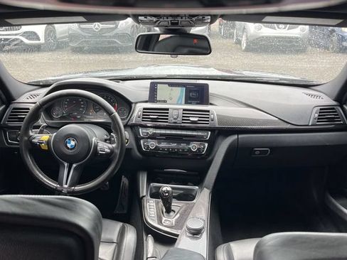Used 2018 BMW M3 RWD image 18