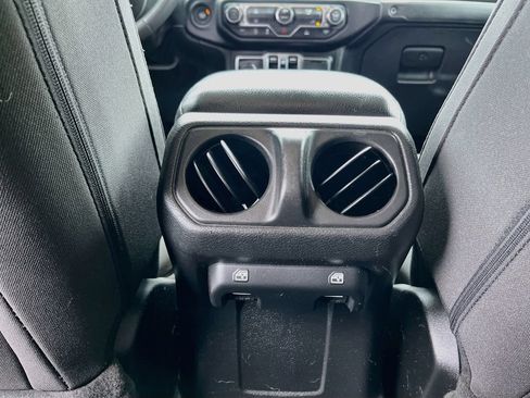 Used 2023 Jeep Gladiator Sport AWD/4WD image 23