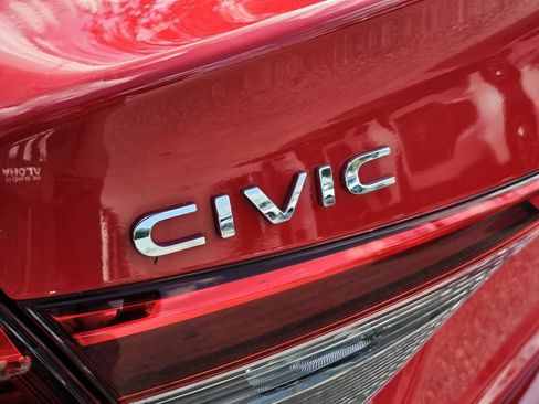 Used 2023 Honda Civic Sport image 8