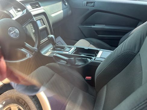 Used 2013 Ford Mustang Coupe RWD image 26