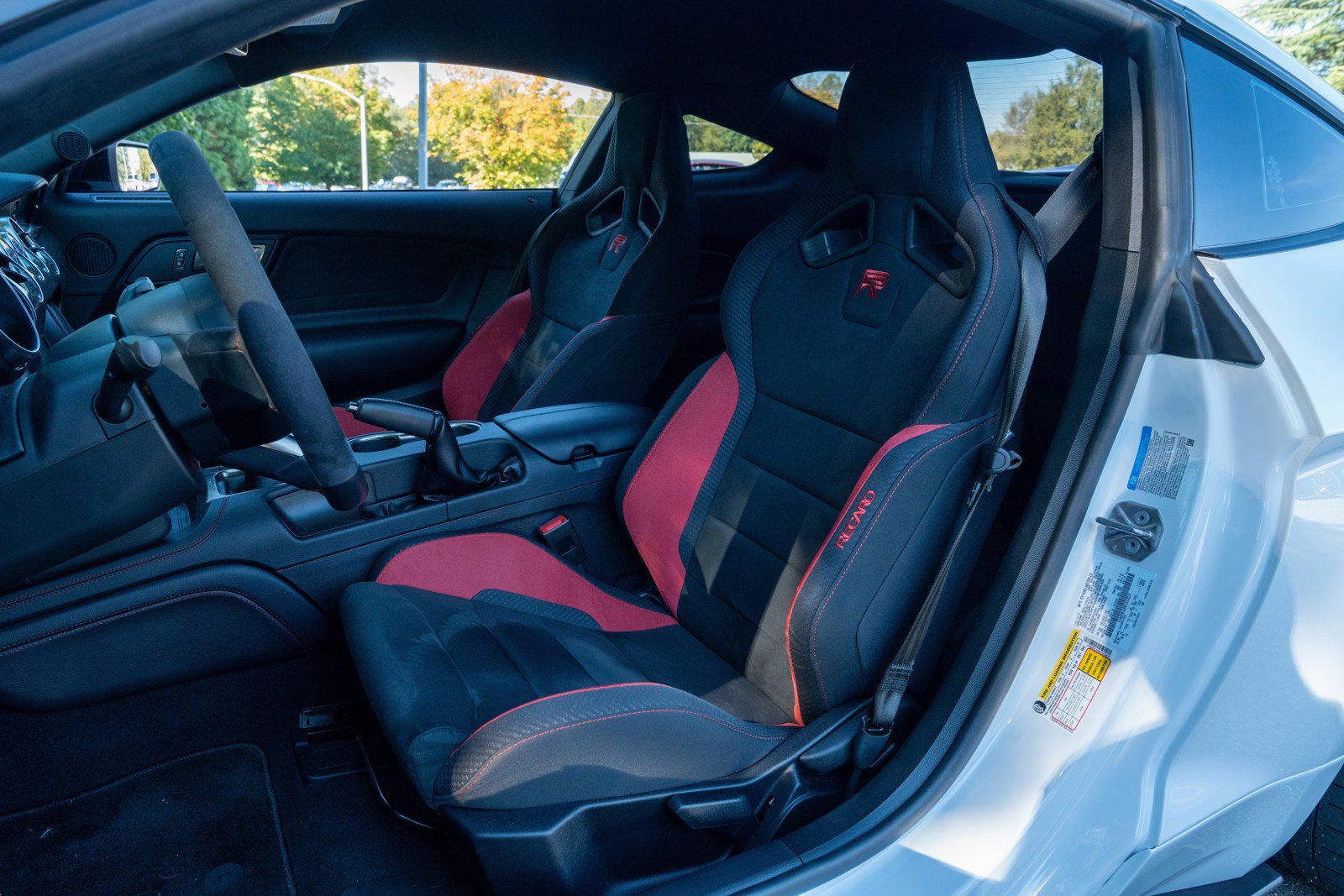 Used 2019 Ford Mustang Shelby GT350R w/ GT350R Equipment Group 920A RWD image 17