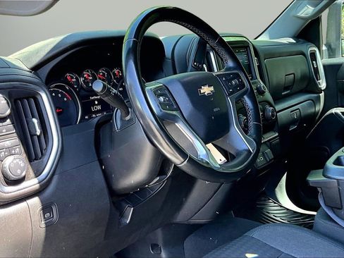 Used 2023 Chevrolet Silverado 2500 LT AWD/4WD image 18