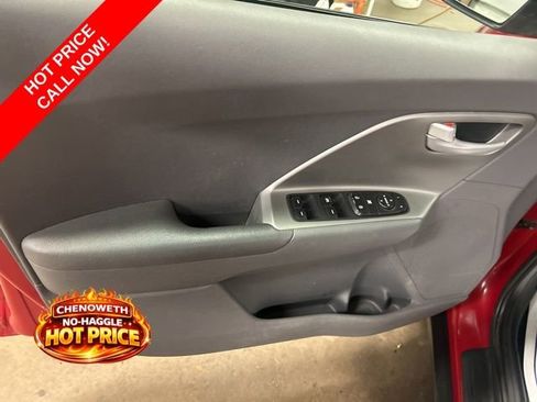 Used 2018 Kia Niro LX image 11