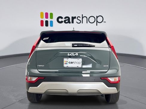 Used 2024 Kia Niro EX w/ EX Cold Weather Package FWD image 4
