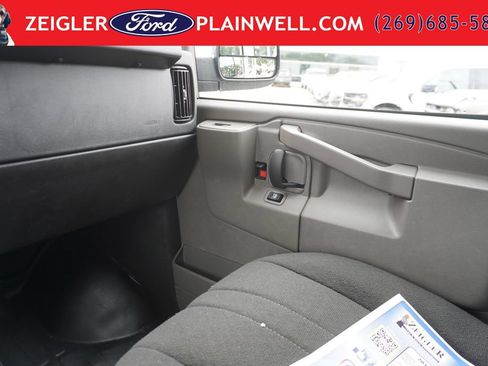 Used 2024 GMC Savana 2500 w/ Driver Convenience Package RWD image 25
