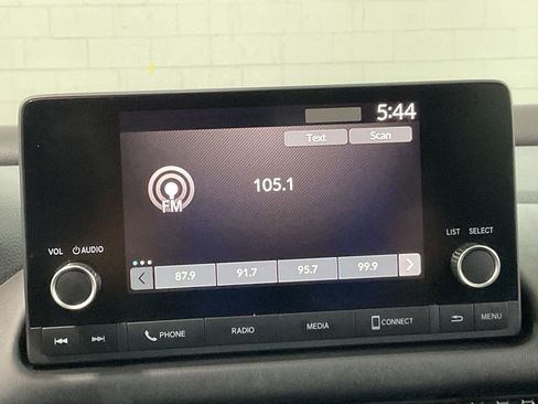 Used 2025 Honda HR-V Sport image 14