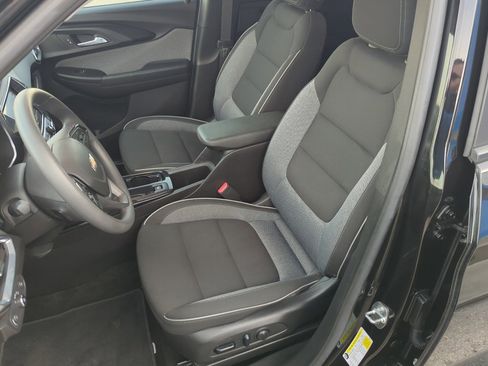Used 2023 Chevrolet TrailBlazer LT w/ Convenience Package image 13