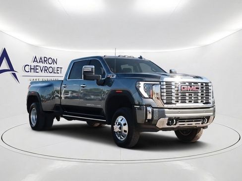 Used 2025 GMC Sierra 3500 Denali w/ Denali Reserve Package AWD/4WD image 3
