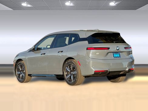 Used 2026 BMW iX xDrive45 AWD/4WD image 3