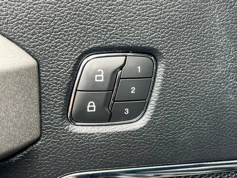 Used 2019 Ford F150 Raptor w/ Equipment Group 802A Luxury AWD/4WD image 21