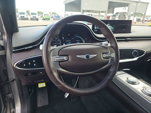 Used 2022 Genesis GV70 2.5T w/ Advanced Package AWD/4WD image 5