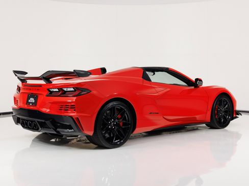 Used 2023 Chevrolet Corvette Z06 w/ Stealth Interior Trim Package RWD image 3