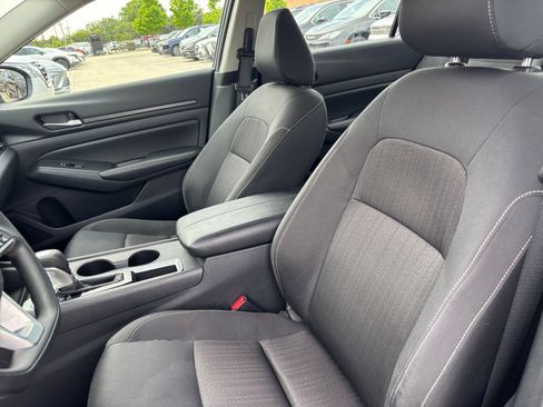 Used 2025 Nissan Altima 2.5 SV FWD image 35