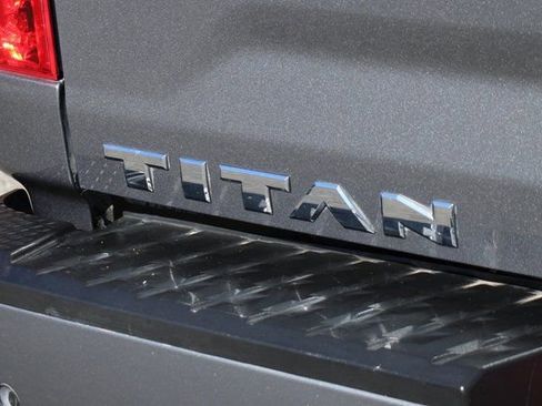 Used 2023 Nissan Titan SV w/ SV Convenience Package image 45