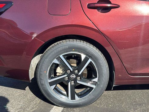Used 2024 Nissan Sentra SV FWD image 6