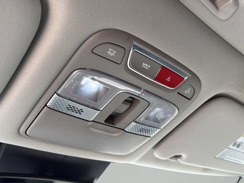 Used 2024 Kia Telluride EX w/ EX Captain's Chair Package FWD image 22