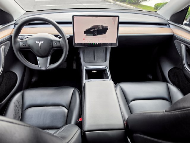 Used 2023 Tesla Model Y Long Range AWD/4WD image 2