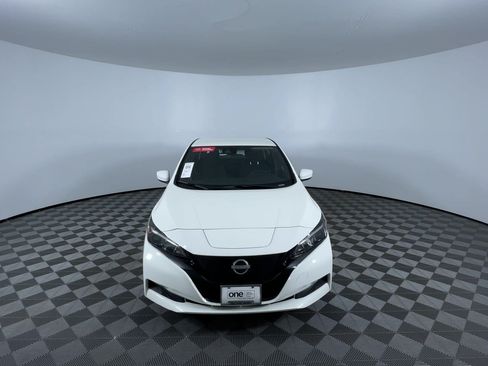 Certified 2025 Nissan Leaf S FWD image 3