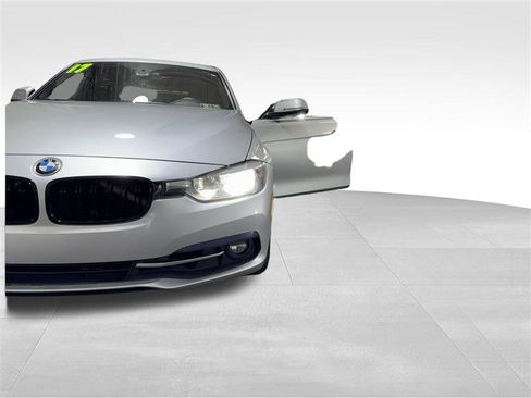 Used 2017 BMW 330i xDrive 330i xDrive image 26