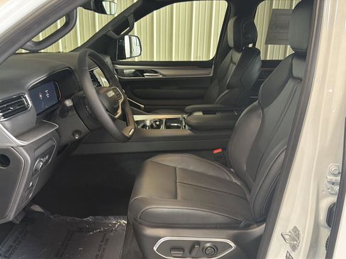 New 2026 Jeep Grand Wagoneer Limited AWD/4WD image 13
