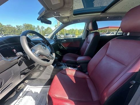 Used 2021 Volkswagen Tiguan SEL image 10