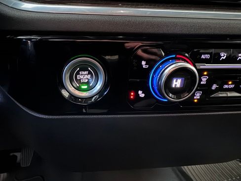 Used 2022 GMC Sierra 1500 Elevation image 19