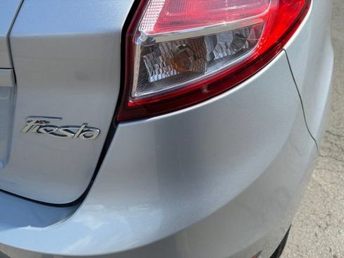 Used 2019 Ford Fiesta SE w/ Equipment Group 201A FWD image 8