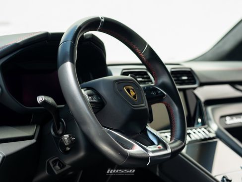 Used 2021 Lamborghini Urus image 26
