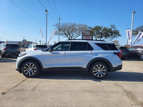 New 2026 Ford Explorer ST-Line RWD image 9