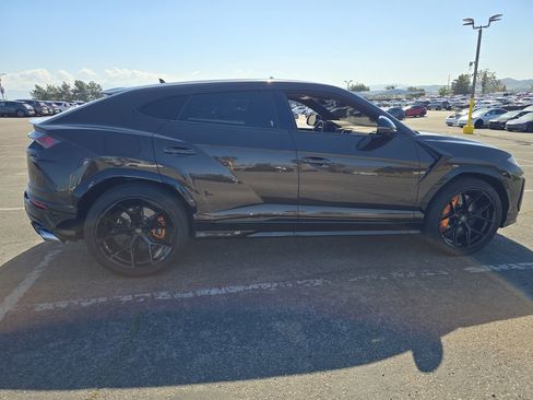 Used 2019 Lamborghini Urus image 3