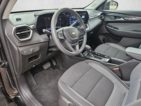 Used 2025 Chevrolet TrailBlazer LT AWD/4WD image 10