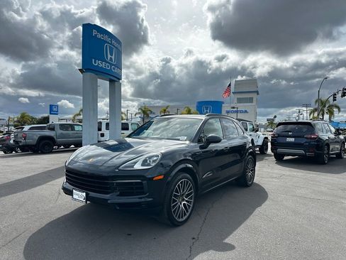 Used 2021 Porsche Cayenne AWD/4WD image 2