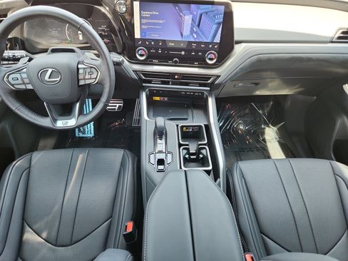 Used 2026 Lexus TX 500h AWD w/ Technology Package image 19