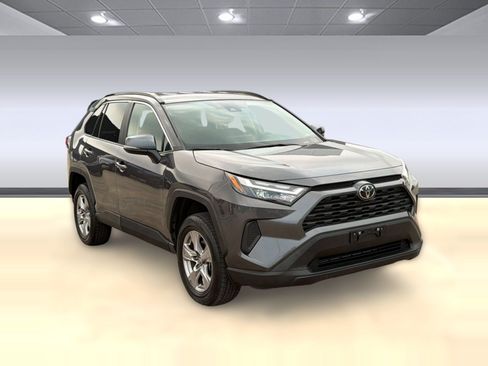 Used 2025 Toyota RAV4 XLE AWD/4WD image 7