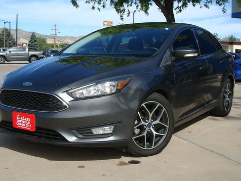 Used 2018 Ford Focus SEL FWD image 1