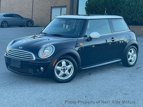 Used 2010 MINI Cooper Hardtop FWD image 1
