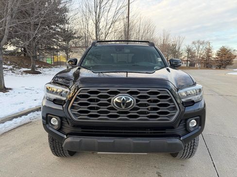 Used 2021 Toyota Tacoma TRD Off-Road w/ TRD Premium Off Road Package image 7