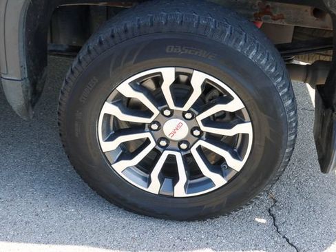Used 2022 GMC Sierra 1500 AT4 w/ Sierra Safety Plus Package AWD/4WD image 7