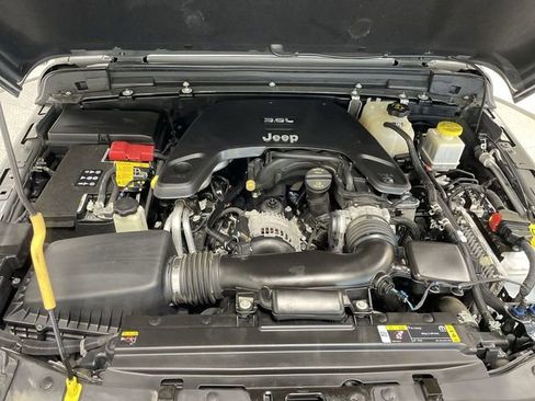 Used 2021 Jeep Gladiator Willys image 28