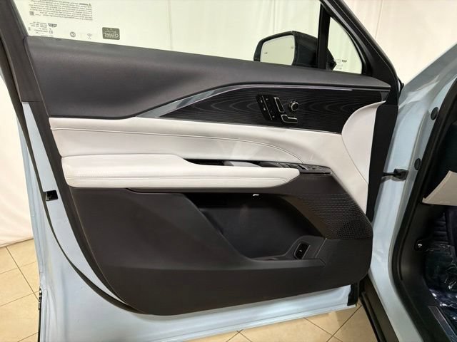 Used 2024 Cadillac Lyriq Luxury RWD image 10