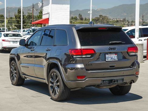 Used 2020 Jeep Grand Cherokee Altitude AWD/4WD image 5