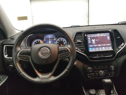 Used 2019 Jeep Cherokee Limited image 22